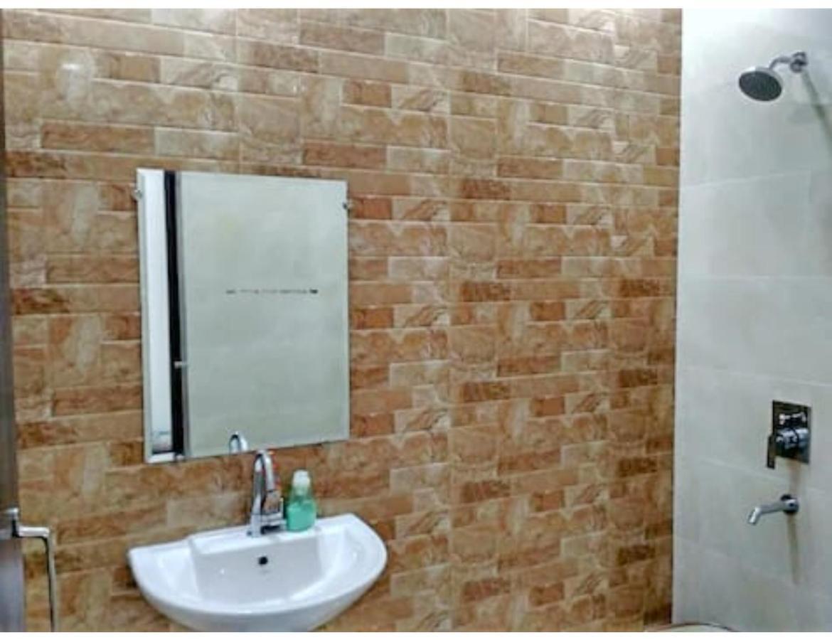 Hotel Basera Guest House, Saharanpur Exterior foto